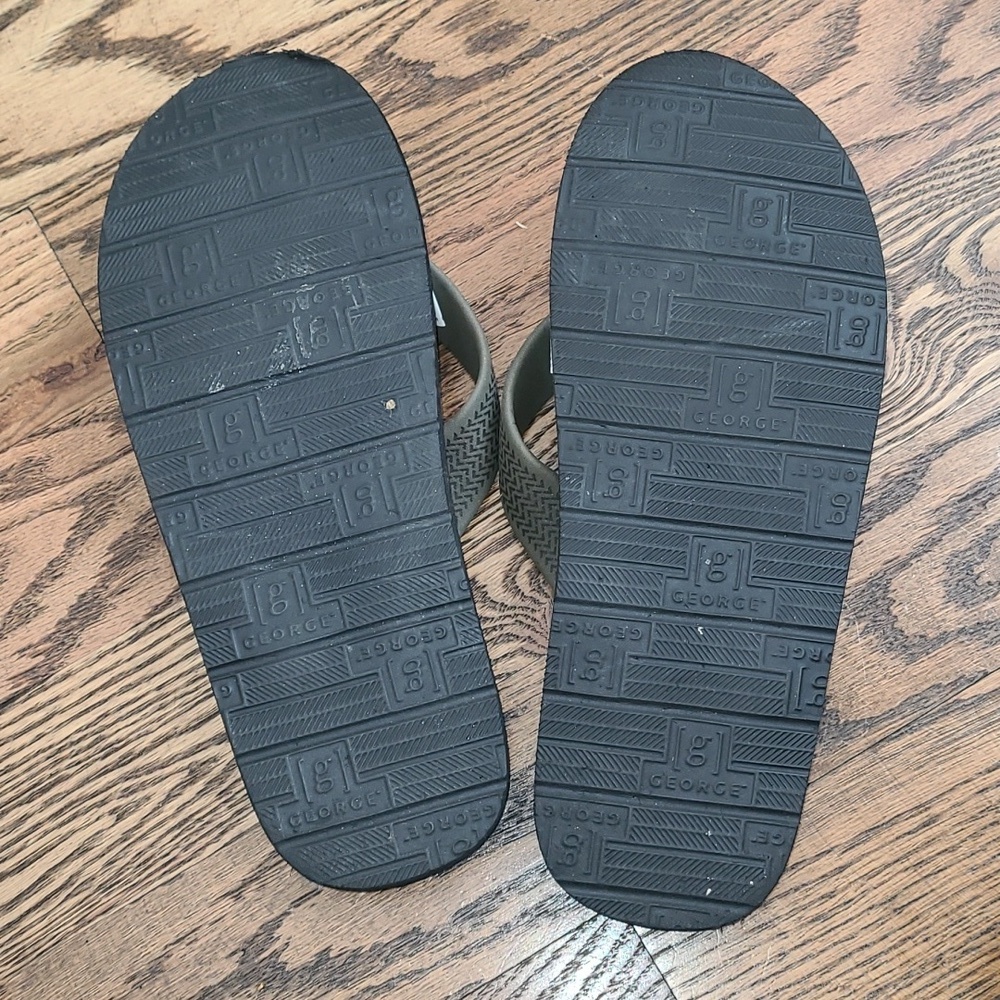 Mens Olive Green Flip Flops with Patterned Insole Size 10 NWOT - Picture 5 of 7